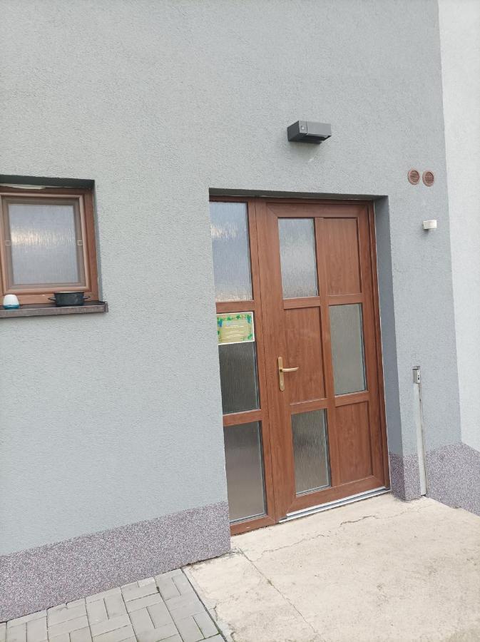 Ubytovani U Leose Zaječí Exterior foto